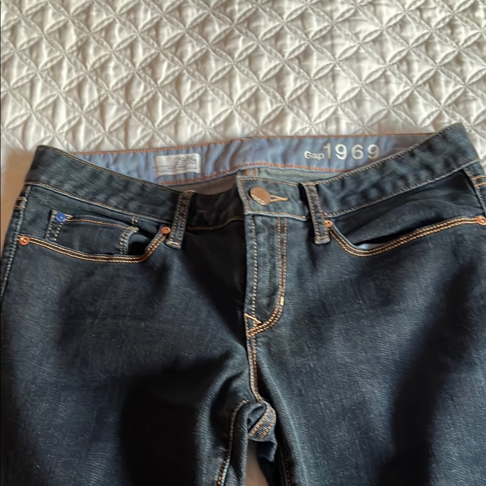 GAP Black Slim Jeans with Sleek Design